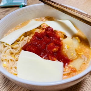 チキンラーメンで♪我が家の“トマトラーメン”